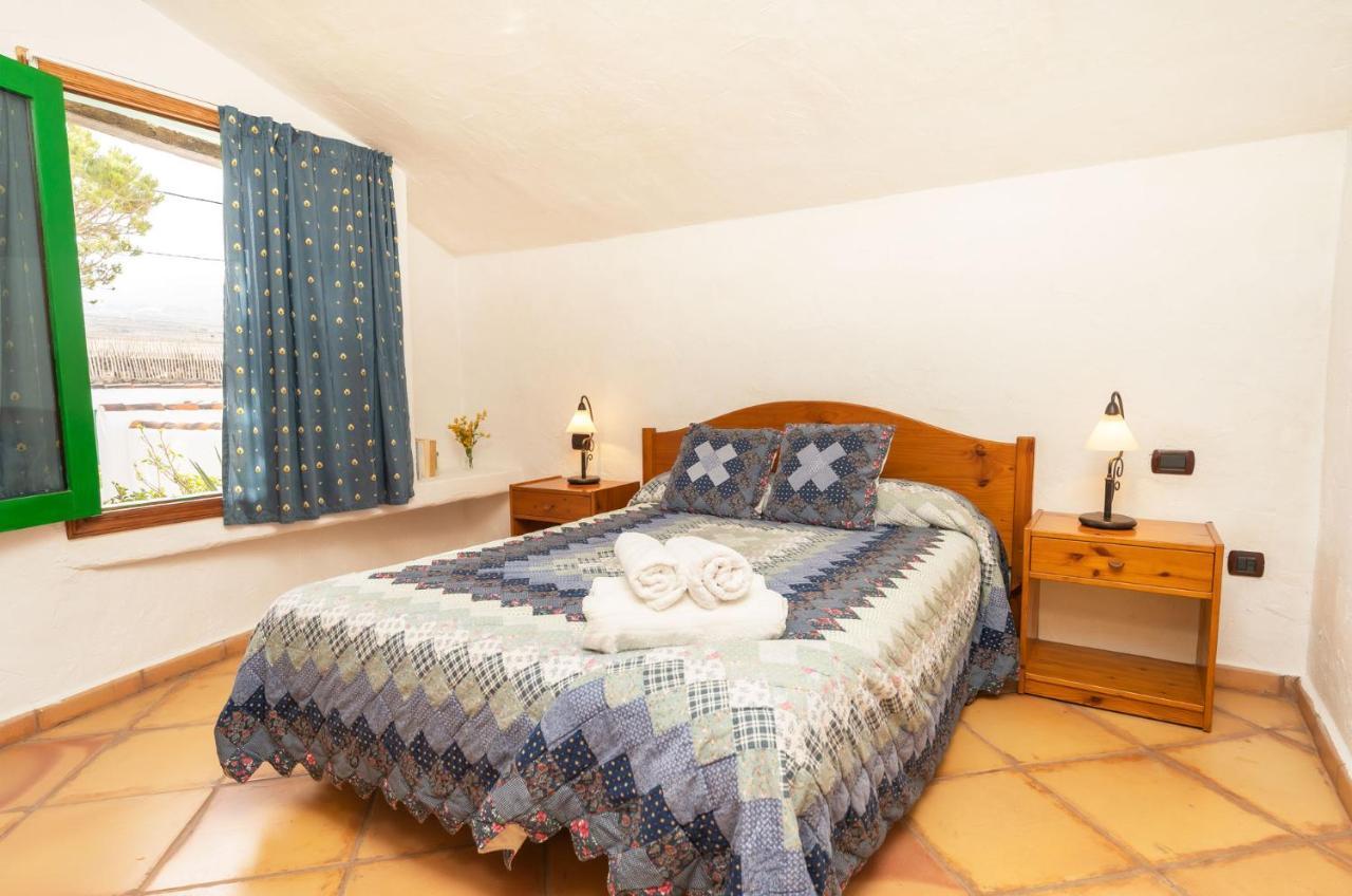 Casita de campo de un dormitorio con vistas a las montañas